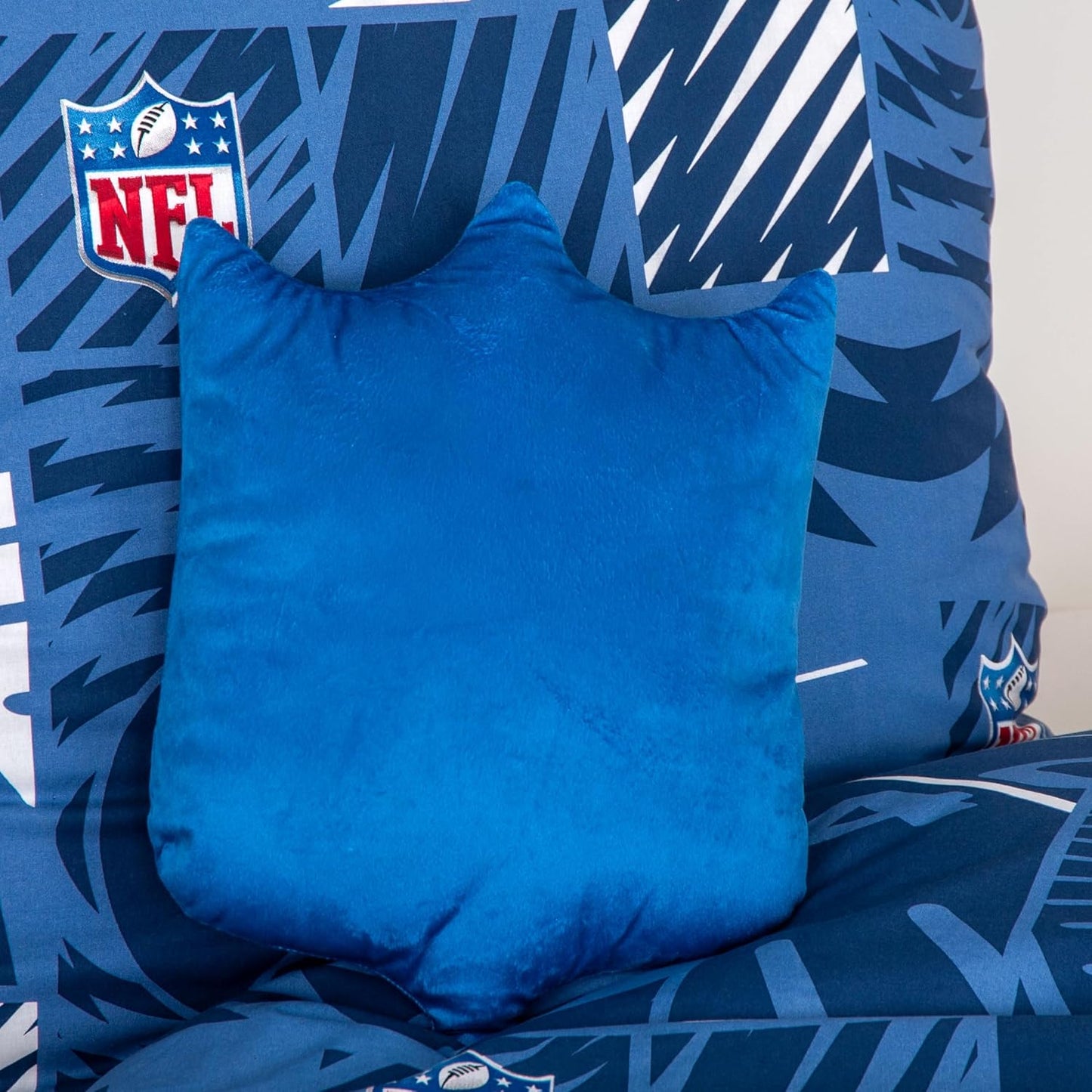 Herding Coussin Contour NFL blason, 36 x 26 cm, 100% polyester, coussin moulé, bleu/blanc
